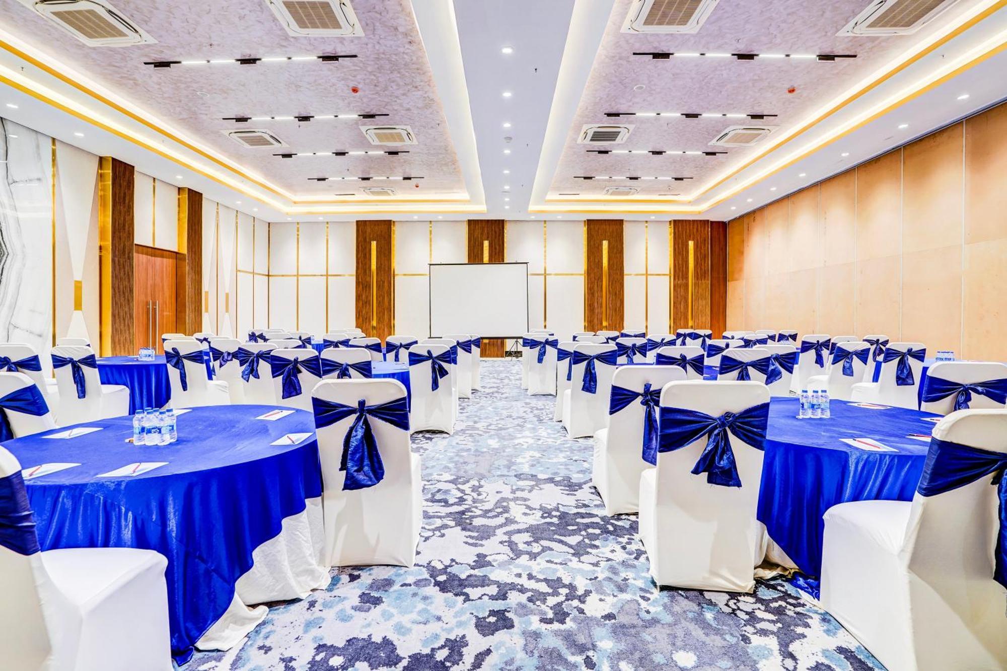 Sunday Hotels And Residences Gurgaon Eksteriør billede