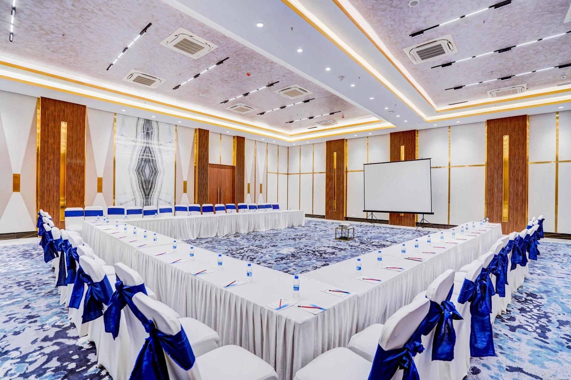Sunday Hotels And Residences Gurgaon Eksteriør billede